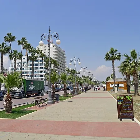 Lamanco Court City Centre דירה *