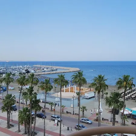 Lamanco Court City Centre דירה